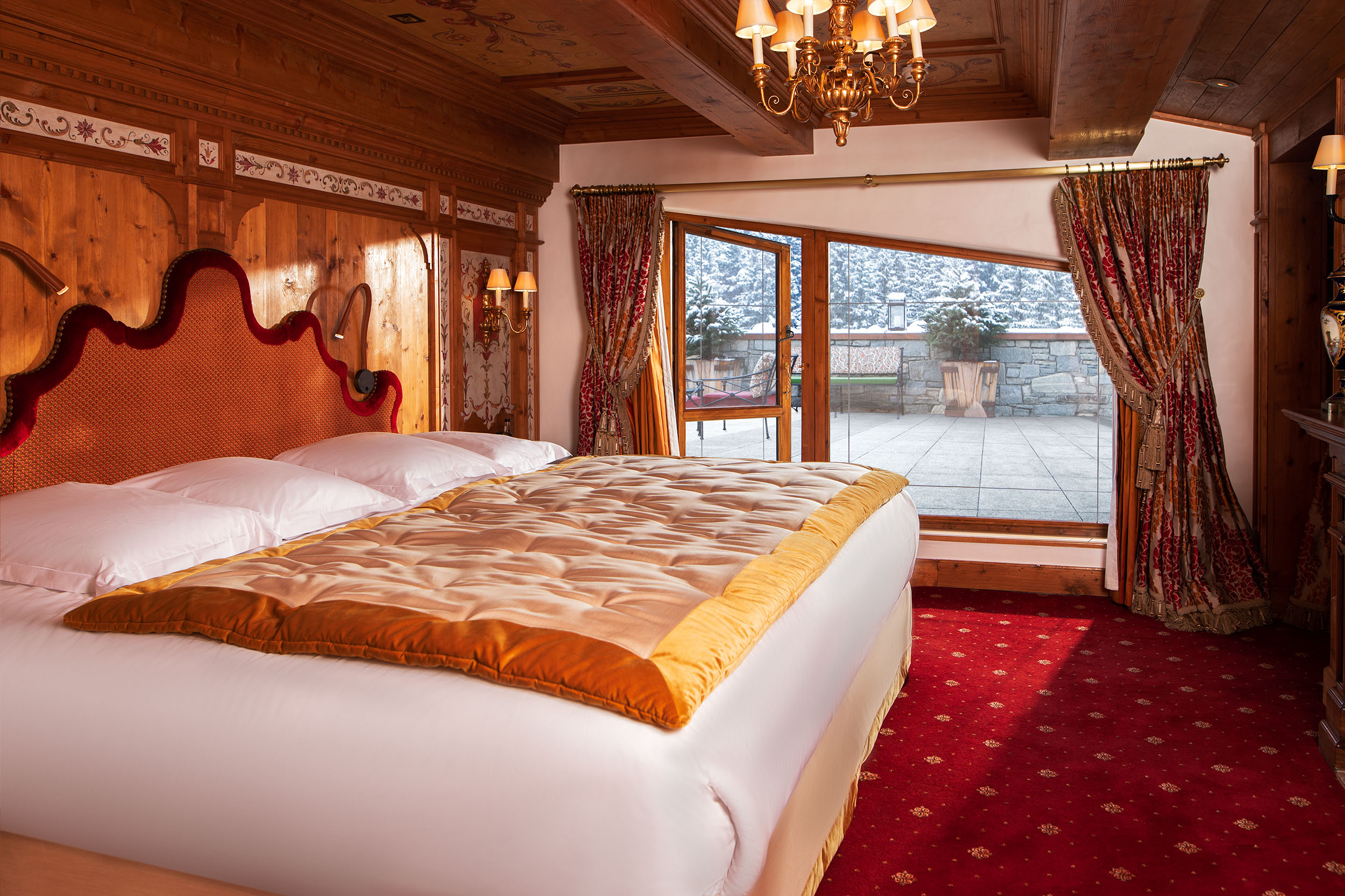 After-Hotel